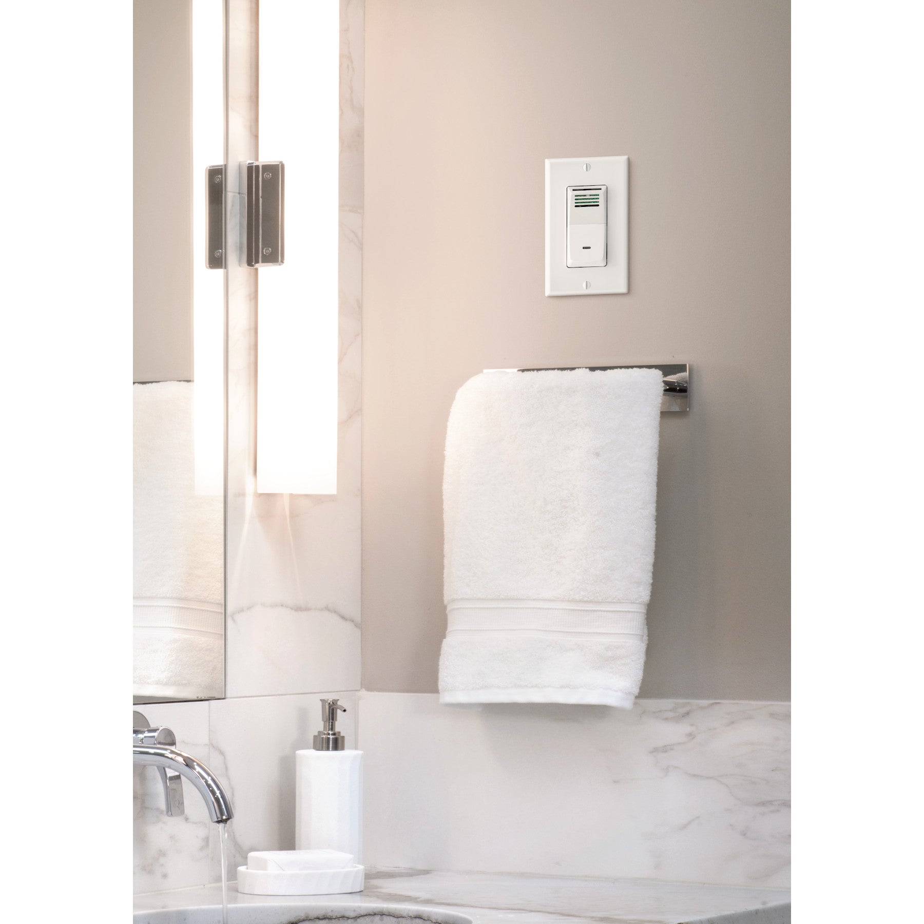 BRO-82WBroan 82W Sensaire™ Humidity Sensing Wall Control
