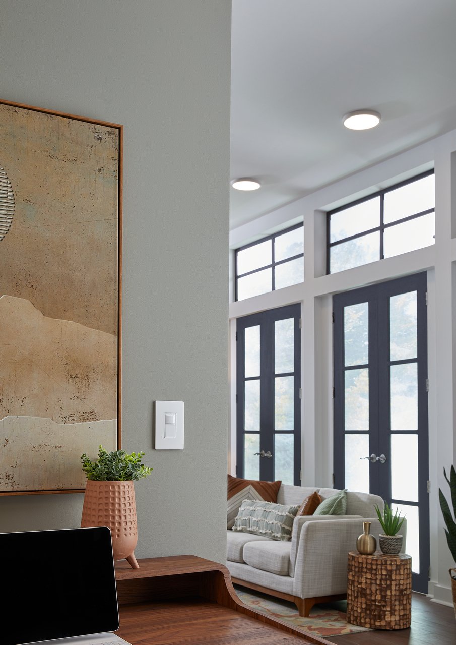 LEG-RRW600UTCLegrand RRW600UTC Radiant® Single Pole 3-Way Occupancy Sensor