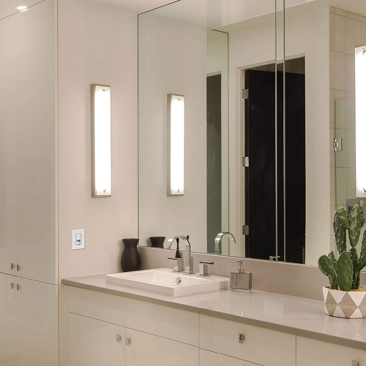 LUTRON-MS-A102-WHLutron MS-A102 Maestro Dual-Tech Motion Sensor Switch 6A 120-277V Single Pole